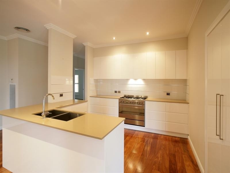 18 Brindabella Drive, Tatton NSW 2650