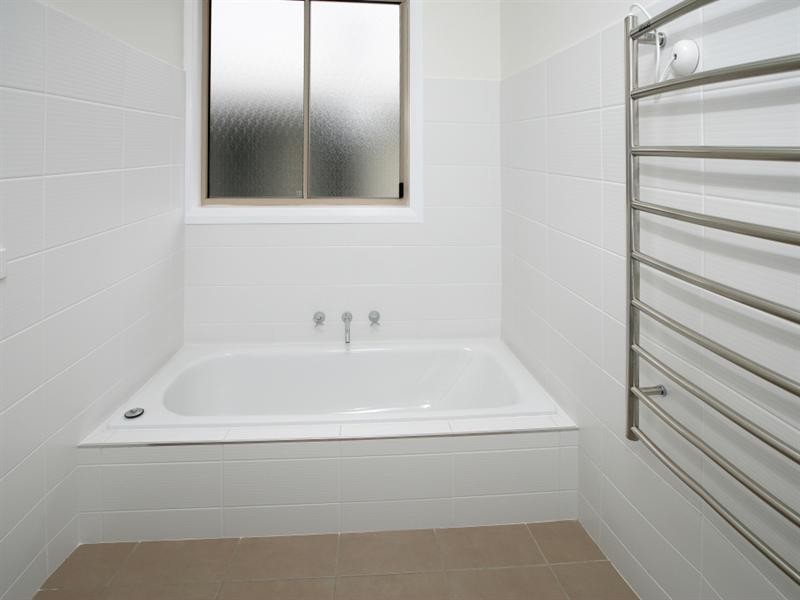 18 Brindabella Drive, Tatton NSW 2650