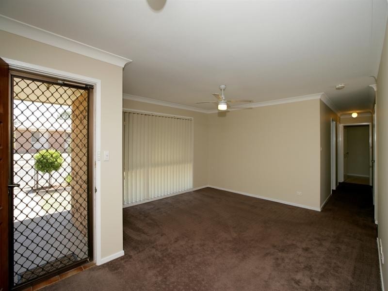 14 Lockett Place, Tolland NSW 2650