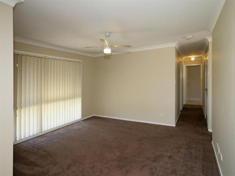 14 Lockett Place, Tolland NSW 2650