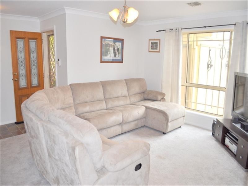 25 Bamarook Crescent, Wagga Wagga NSW 2650