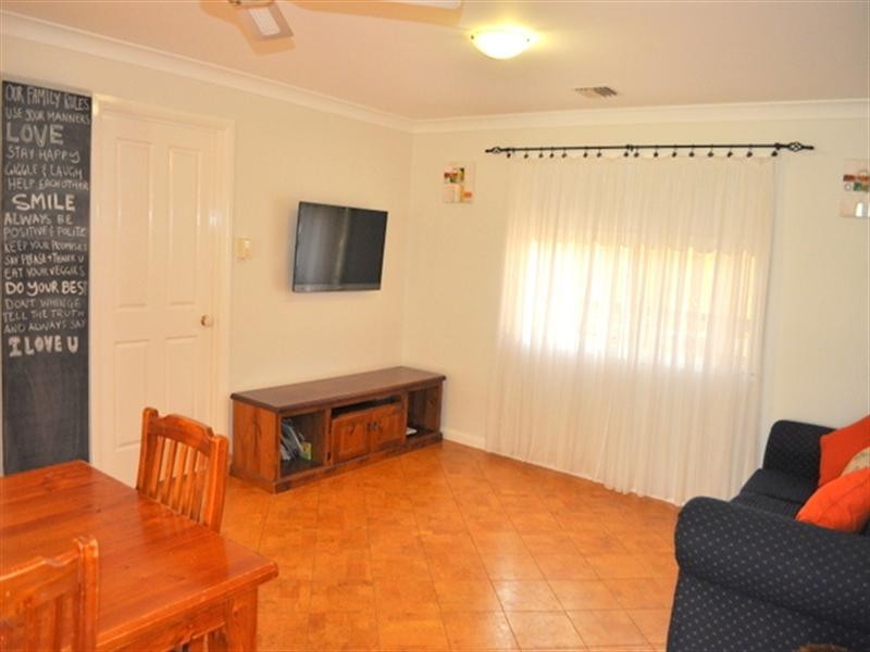 25 Bamarook Crescent, Wagga Wagga NSW 2650