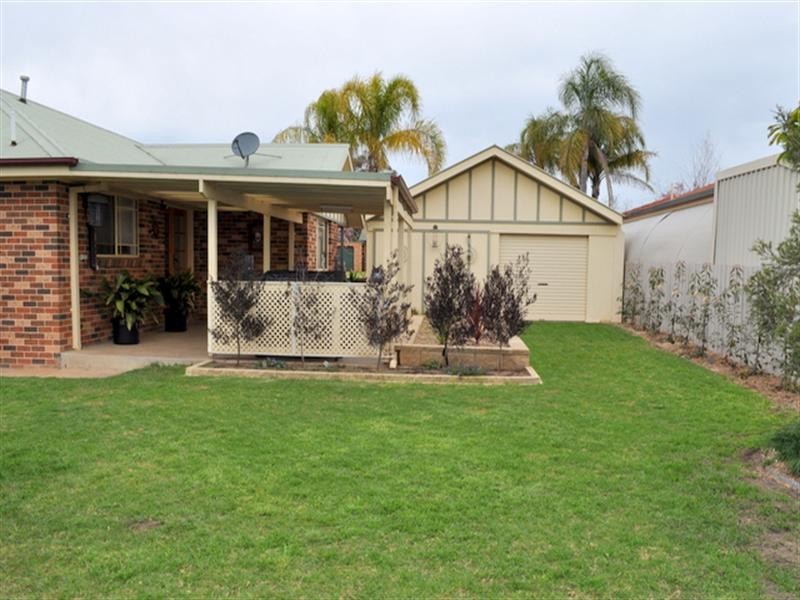 25 Bamarook Crescent, Wagga Wagga NSW 2650