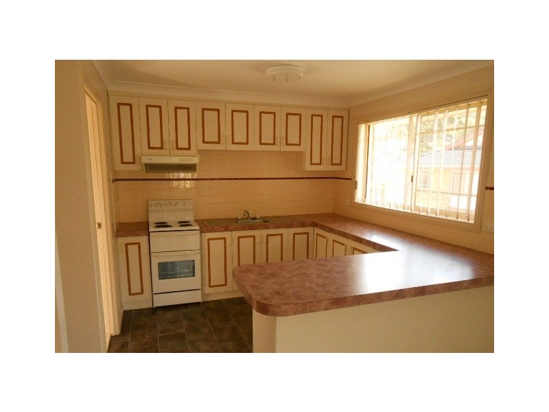 1/2 Kenneally Street, Kooringal NSW 2650