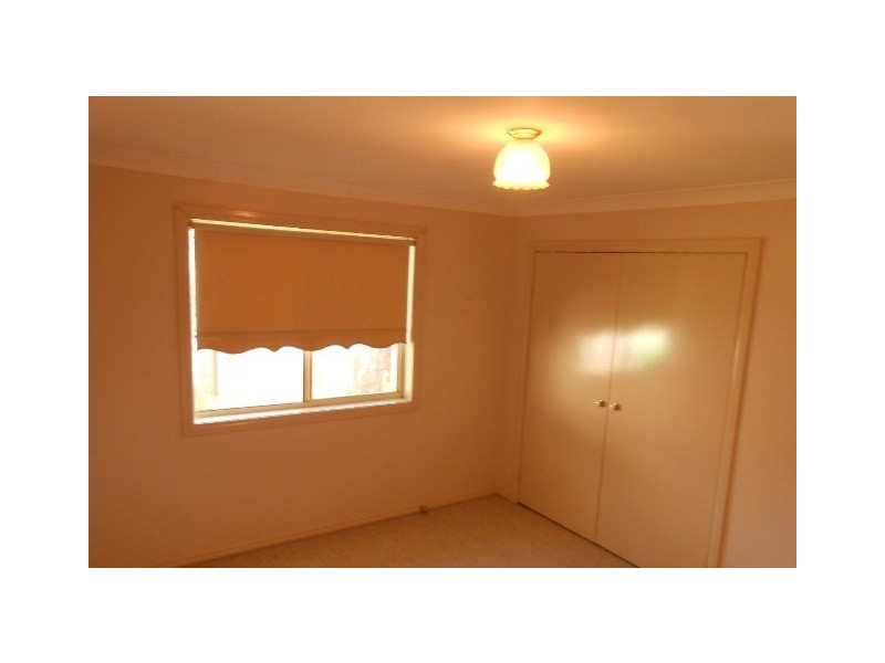 1/2 Kenneally Street, Kooringal NSW 2650