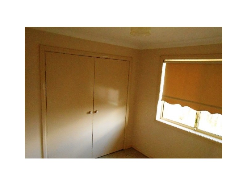 1/2 Kenneally Street, Kooringal NSW 2650