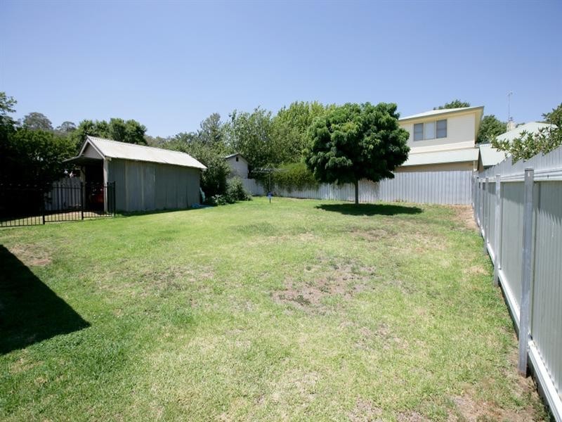 18 Hill Street, Turvey Park NSW 2650