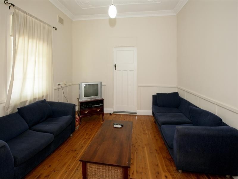 18 Hill Street, Turvey Park NSW 2650