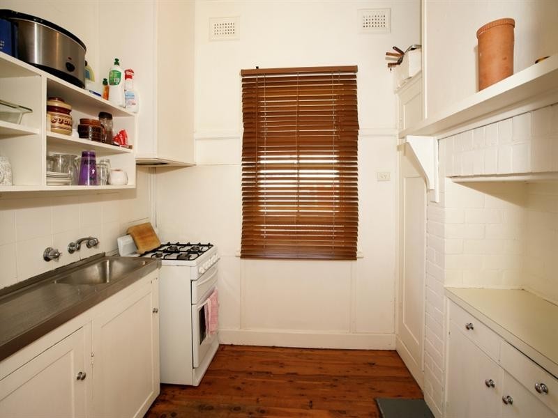 18 Hill Street, Turvey Park NSW 2650