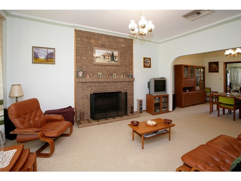 4 Stinson Street, Coolamon NSW 2701