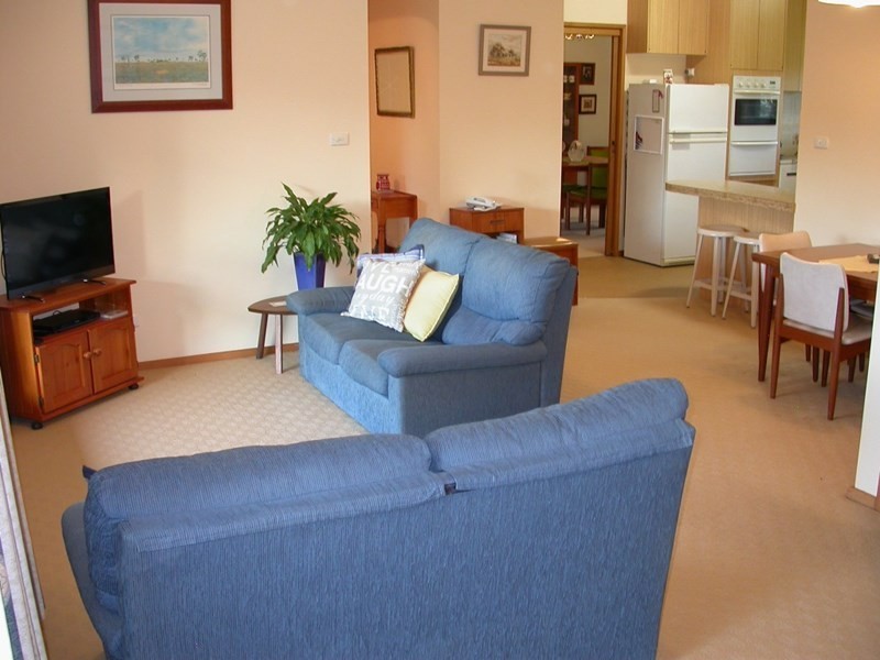 4 Stinson Street, Coolamon NSW 2701