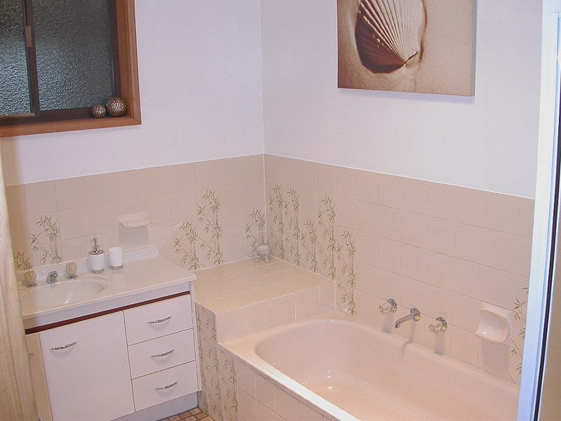 4 Stinson Street, Coolamon NSW 2701