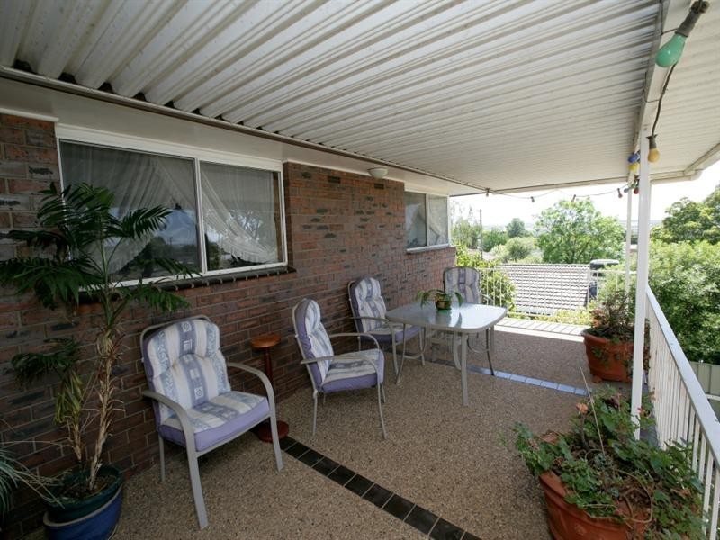 4 Allambie Way, Mount Austin NSW 2650