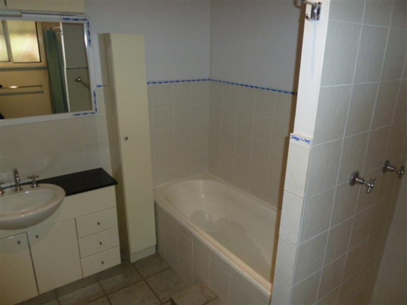 4 Castlereagh Avenue, Wagga Wagga NSW 2650