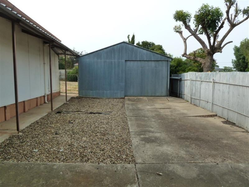 4 Castlereagh Avenue, Wagga Wagga NSW 2650