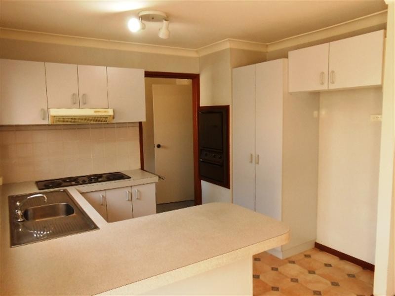 1/1 Yugana Place, Glenfield Park NSW 2650