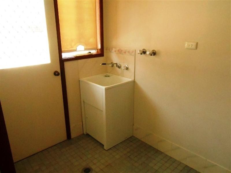 1/1 Yugana Place, Glenfield Park NSW 2650