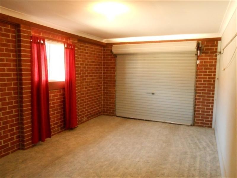 1/1 Yugana Place, Glenfield Park NSW 2650