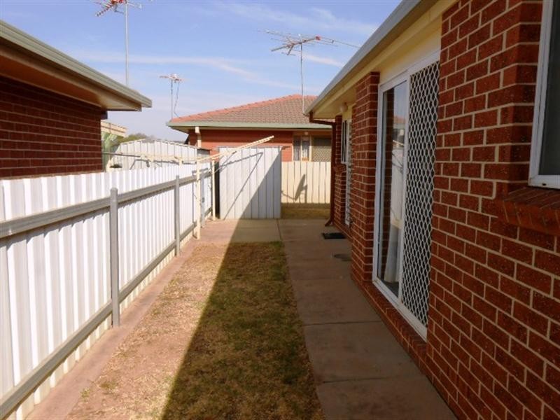 1/1 Yugana Place, Glenfield Park NSW 2650