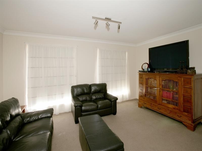 30 Girraween Mews, Glenfield Park NSW 2650