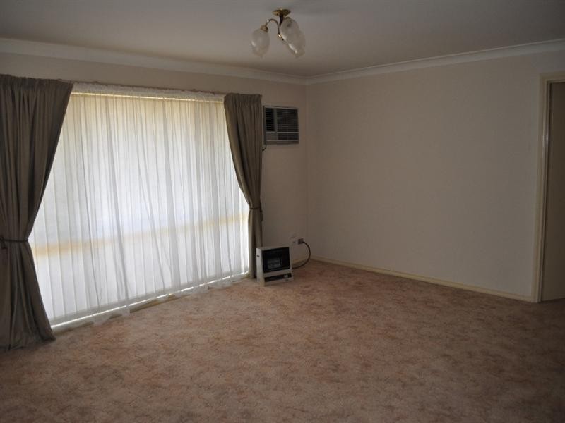 2/2 Overdale Drive, Bourkelands NSW 2650