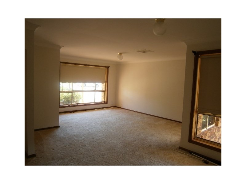 53 Kimberley Drive, Wagga Wagga NSW 2650