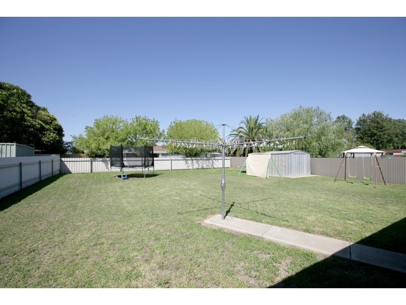 61 Grevillea Crescent, Lake Albert NSW 2650