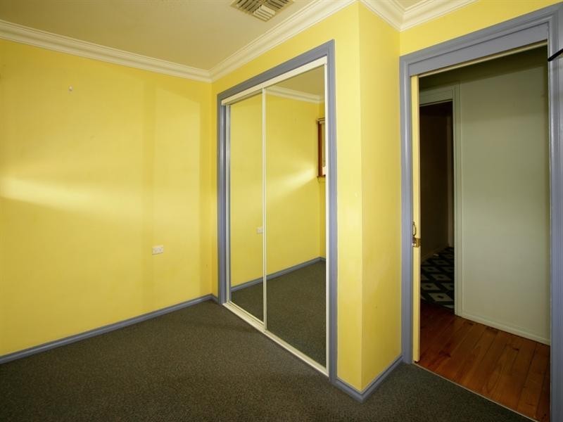 17 Barinya Street, Kooringal NSW 2650