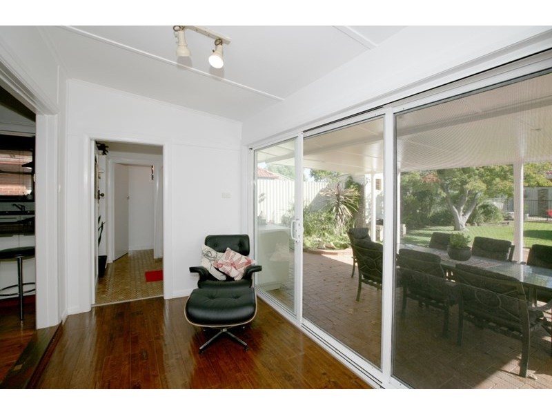 25 Wooden Street, Turvey Park NSW 2650