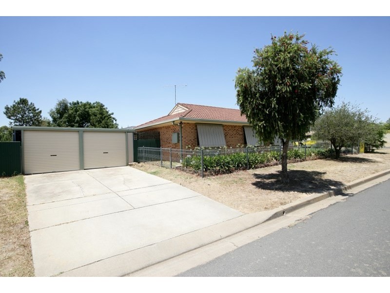 14 Lockett Place, Wagga Wagga NSW 2650