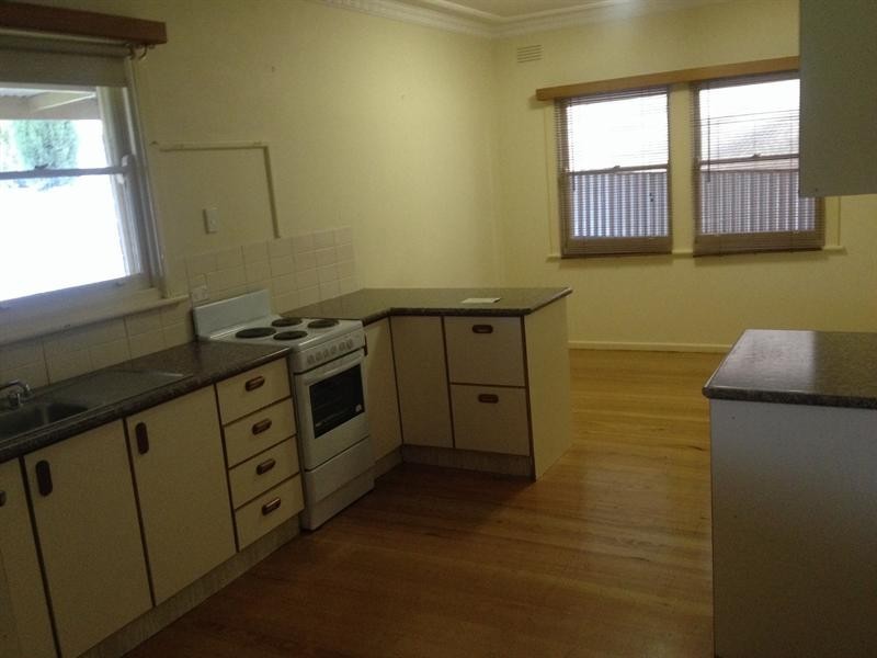 15 Marama Parade, Mount Austin NSW 2650