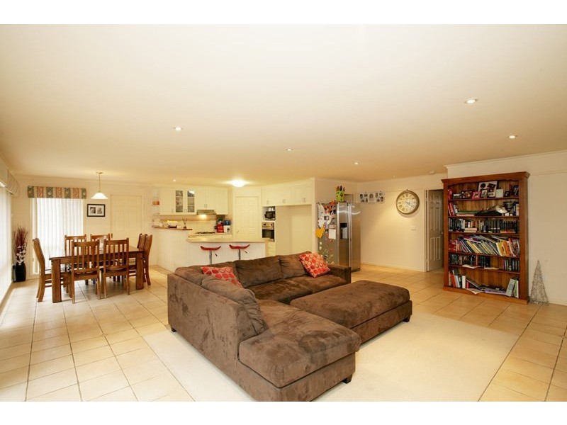4 Headley Place, Kooringal NSW 2650