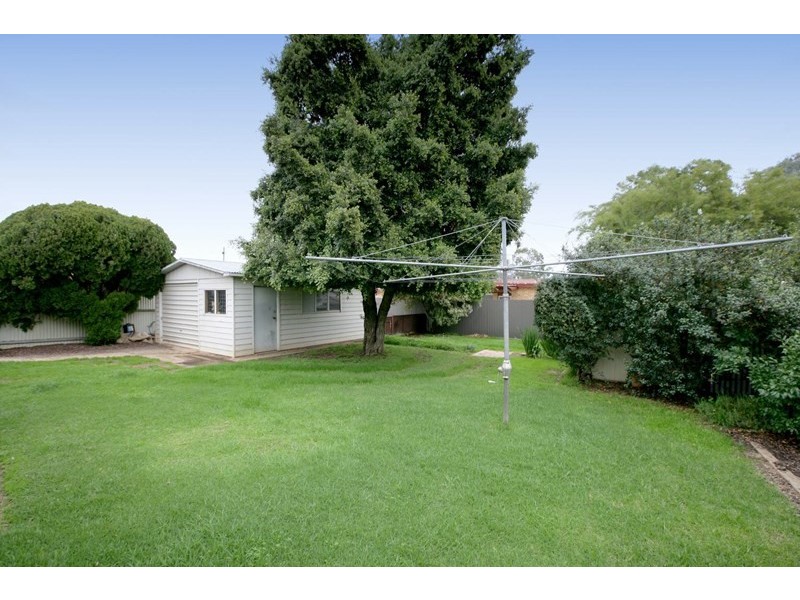 44 Raye Street, Tolland NSW 2650