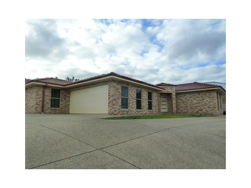 2/81 Atherton Crescent, Tatton NSW 2650