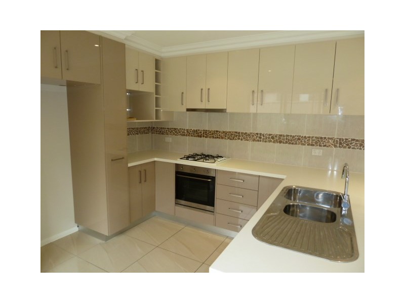 2/81 Atherton Crescent, Tatton NSW 2650