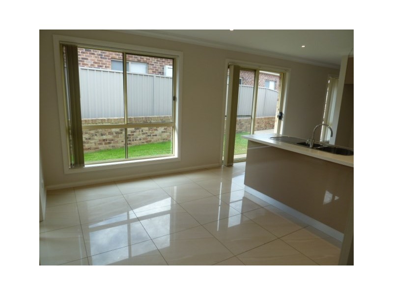 2/81 Atherton Crescent, Tatton NSW 2650