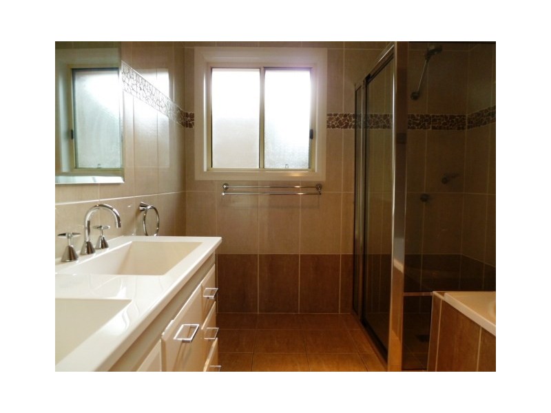 2/81 Atherton Crescent, Tatton NSW 2650