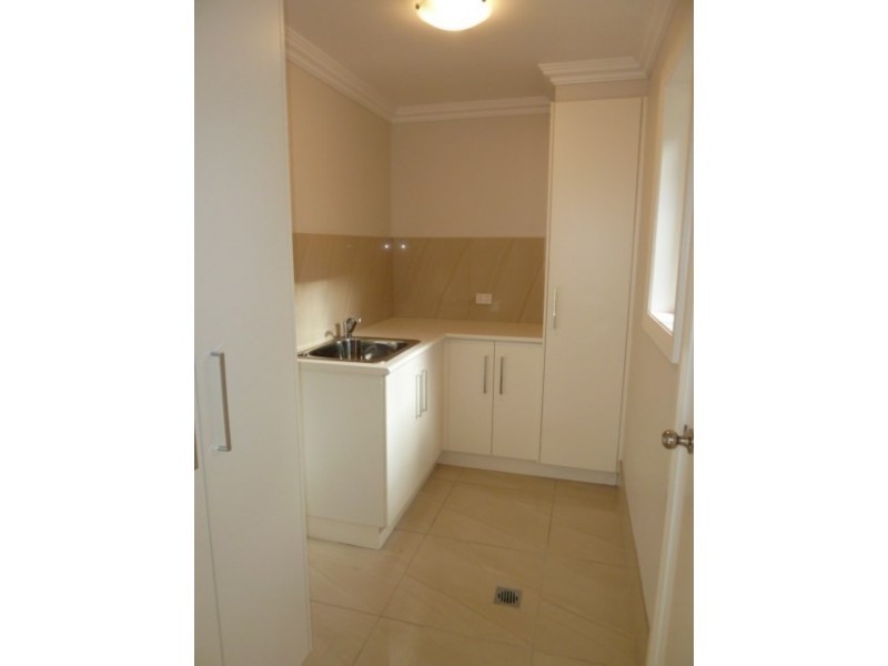 2/81 Atherton Crescent, Tatton NSW 2650