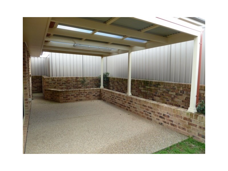 2/81 Atherton Crescent, Tatton NSW 2650