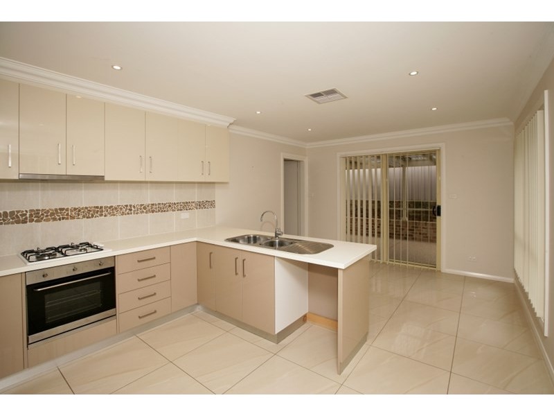 2/81 Atherton Crescent, Tatton NSW 2650