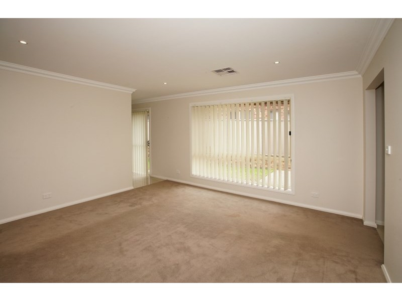 2/81 Atherton Crescent, Tatton NSW 2650