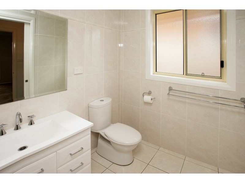 2/81 Atherton Crescent, Tatton NSW 2650