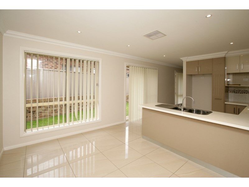 2/81 Atherton Crescent, Tatton NSW 2650