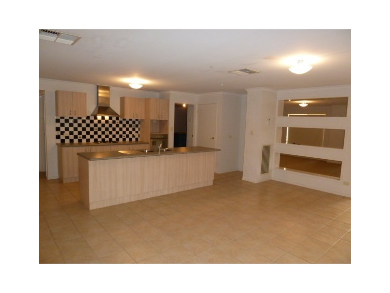 12 Walla Place, Wagga Wagga NSW 2650