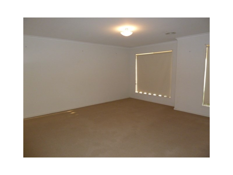 12 Walla Place, Wagga Wagga NSW 2650