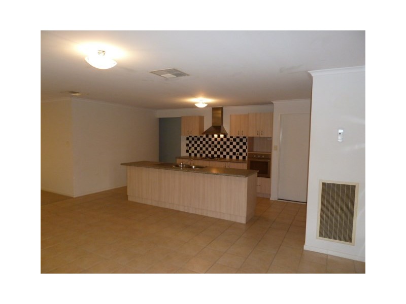 12 Walla Place, Wagga Wagga NSW 2650