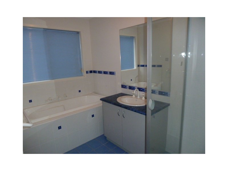 12 Walla Place, Wagga Wagga NSW 2650