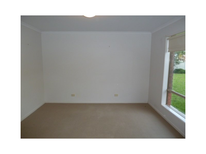 12 Walla Place, Wagga Wagga NSW 2650