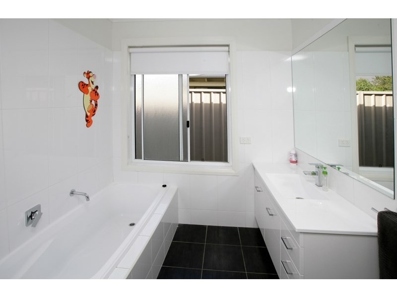 104 Mima Street, Glenfield Park NSW 2650