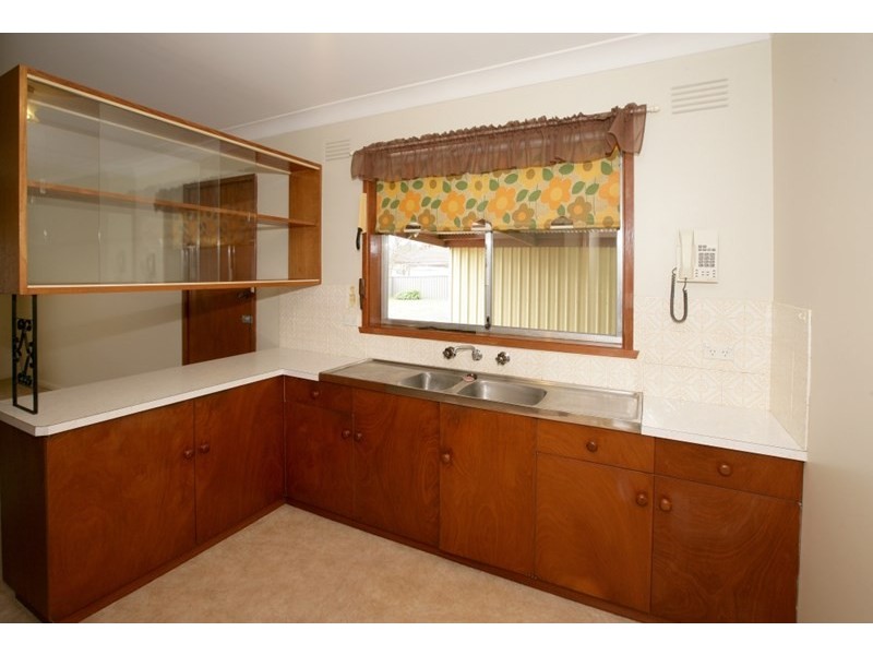 81 Raye Street, Tolland NSW 2650